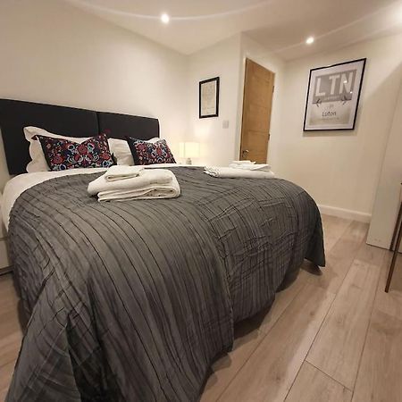 Luton Town Centre Executive Apartment 외부 사진
