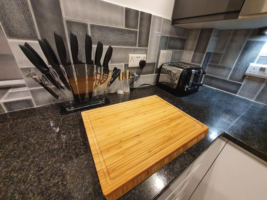 Luton Town Centre Executive Apartment 외부 사진