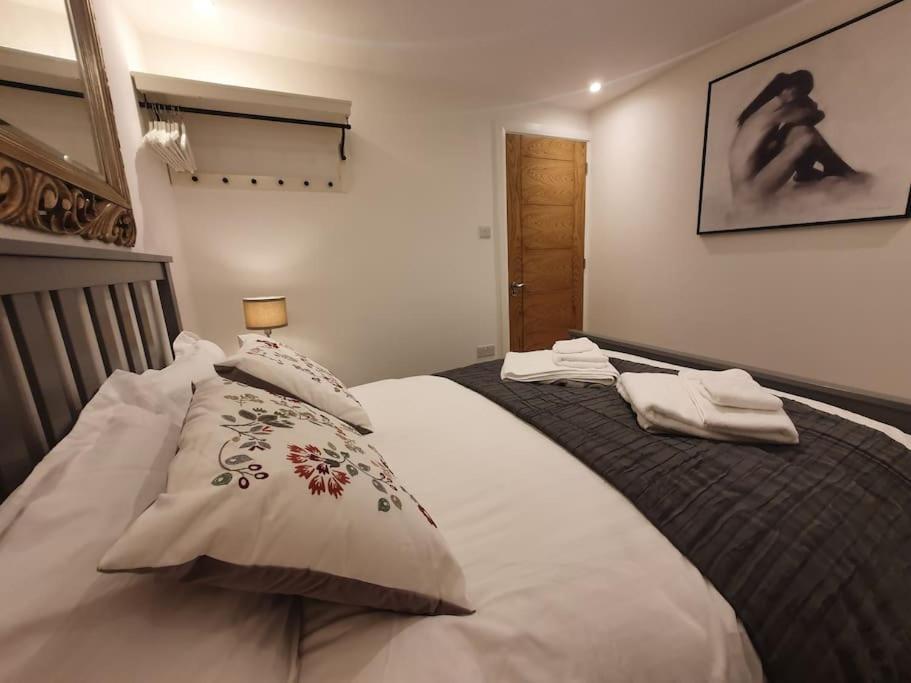 Luton Town Centre Executive Apartment 외부 사진